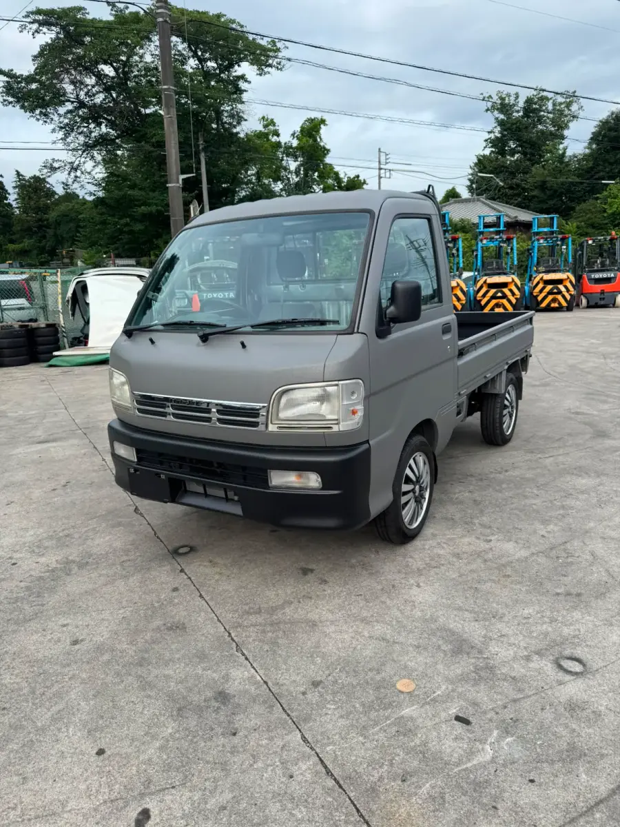 2000 Daihatsu Hijet 4x4, a gray Kei Truck, for sale at Skyline Kei Trucks in Houston, TX (photo 3 of 11)