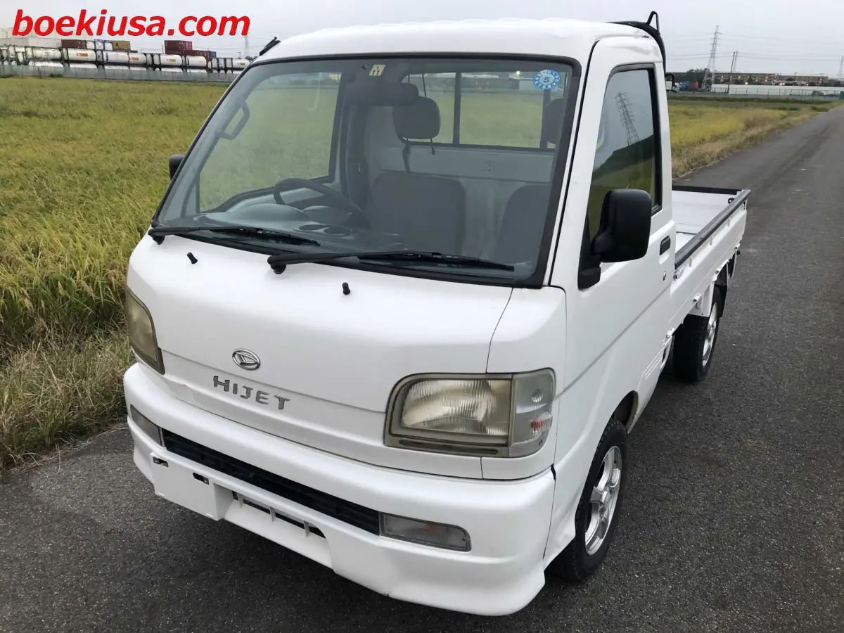 2000 Daihatsu Hijet 4x4, a white Kei Truck, for sale at Boeki USA in Paterson, NJ (photo 2 of 20)