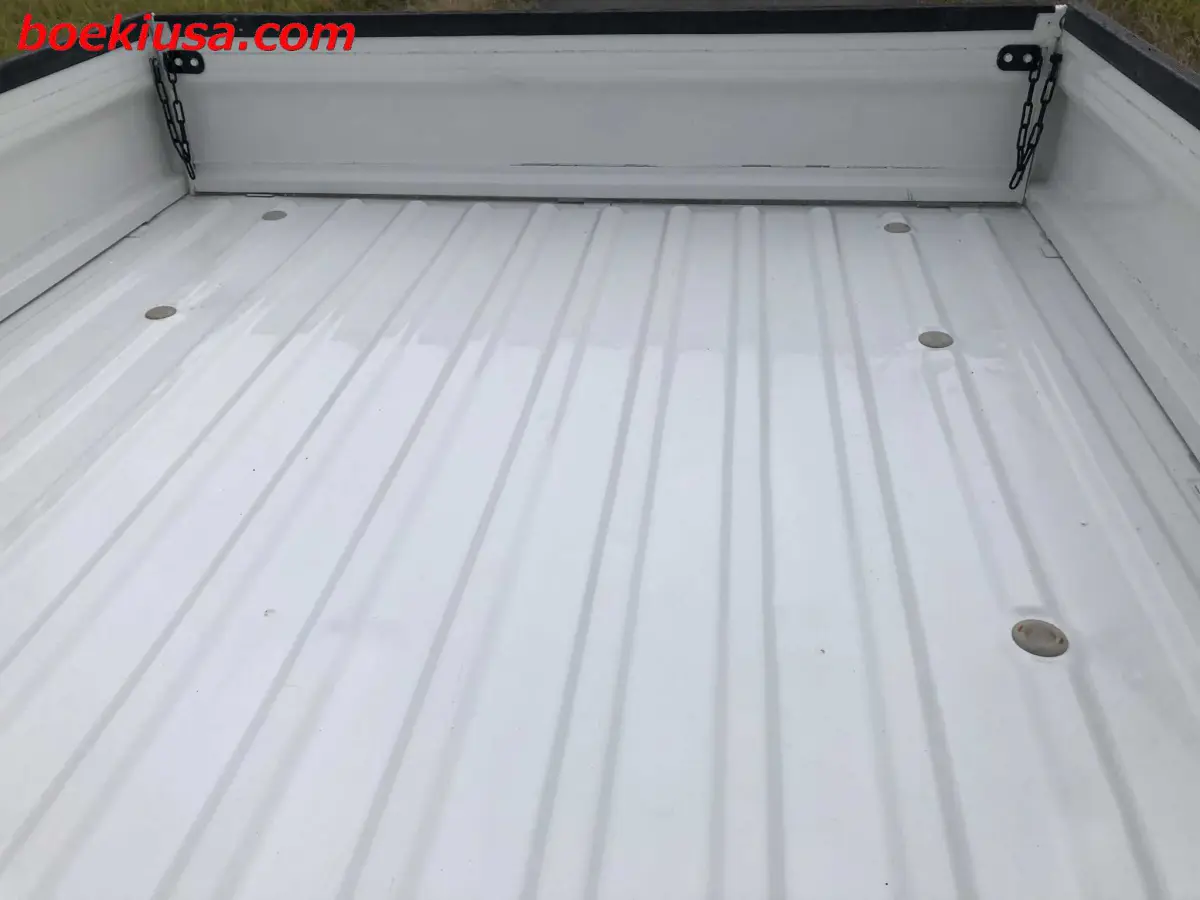 2000 Daihatsu Hijet 4x4, a white Kei Truck, for sale at Boeki USA in Paterson, NJ (photo 7 of 20)
