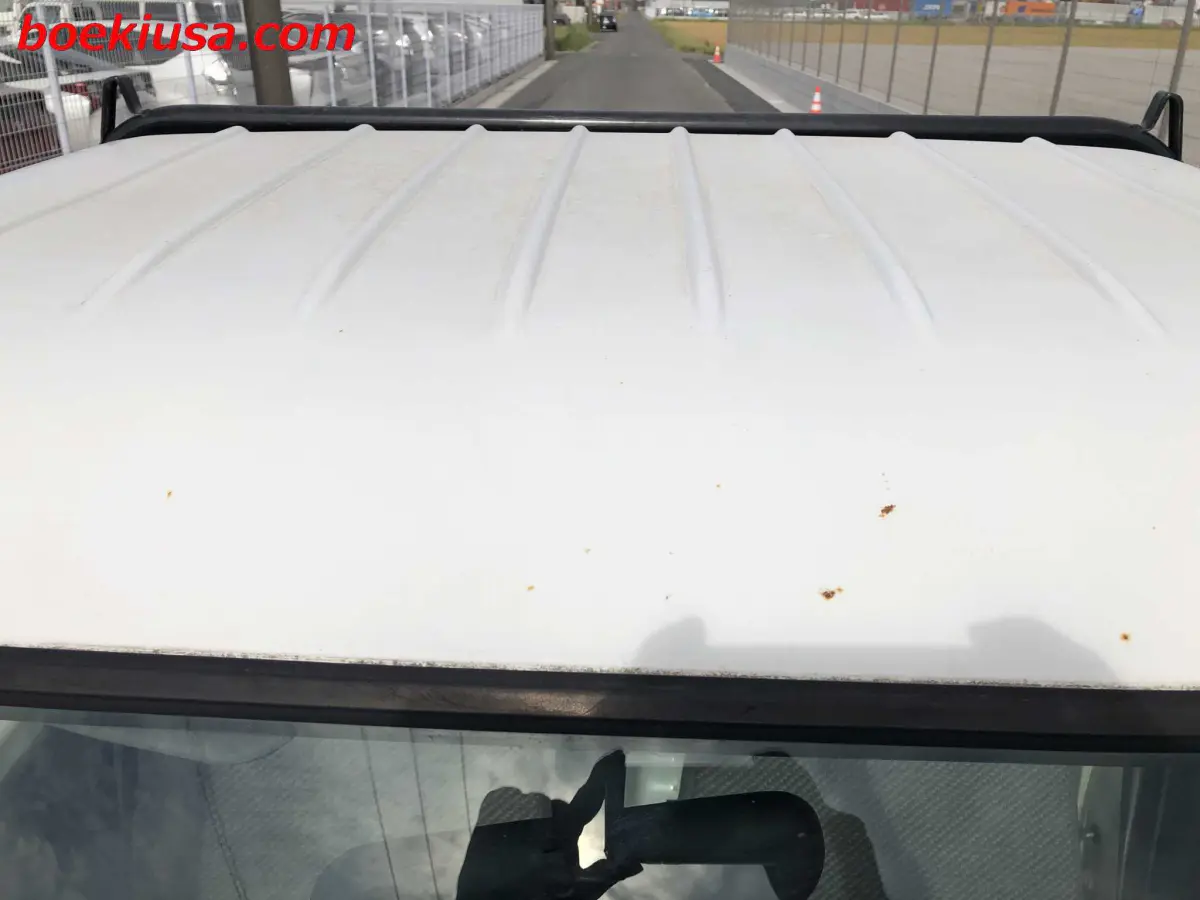 2000 Daihatsu Hijet 4x4, a white Kei Truck, for sale at Boeki USA in Paterson, NJ (photo 19 of 20)