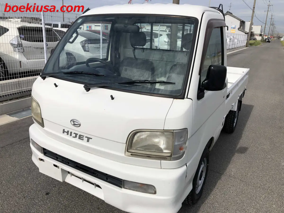 2000 Daihatsu Hijet 4x4, a white Kei Truck, for sale at Boeki USA in Paterson, NJ (photo 2 of 20)