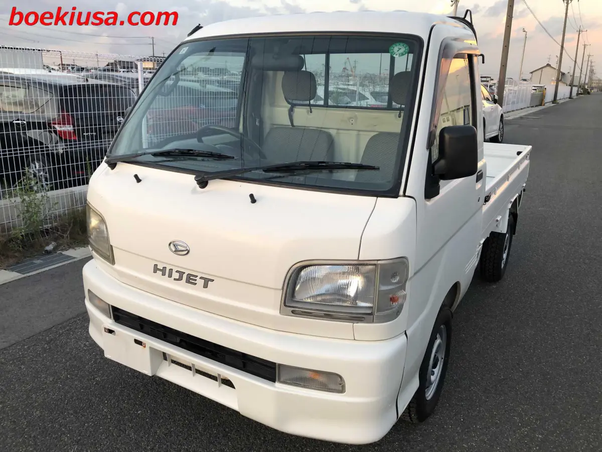 2000 Daihatsu Hijet 4x4, a white Kei Truck, for sale at Boeki USA in Paterson, NJ (photo 2 of 20)