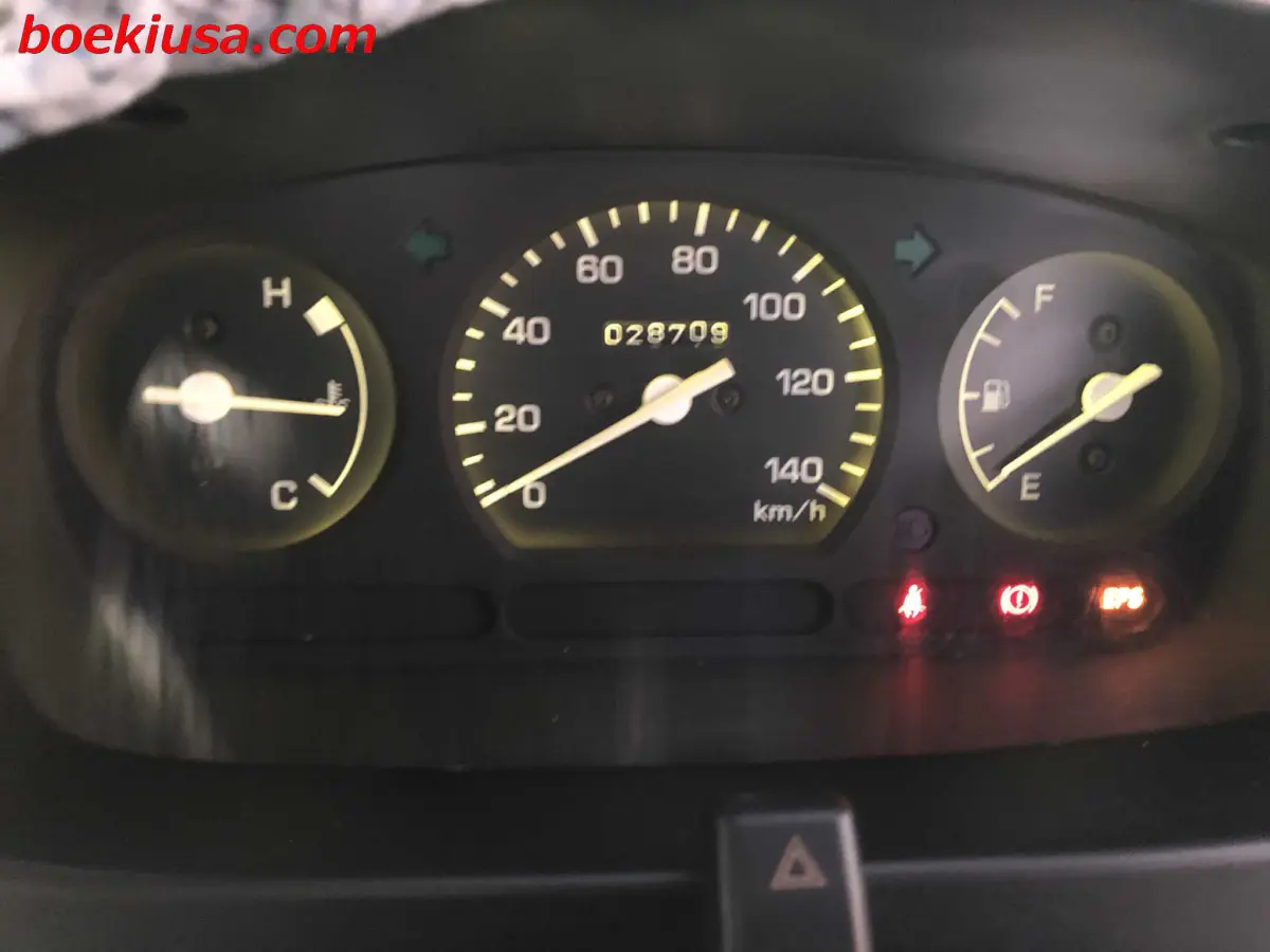 2000 Daihatsu Hijet 4x4, a white Kei Truck, for sale at Boeki USA in Paterson, NJ (photo 18 of 20)