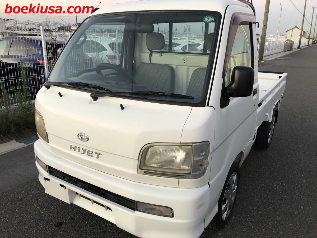 2000 Daihatsu Hijet 4x4, a white Kei Truck, for sale at Boeki USA in Paterson, NJ (photo 2 of 20)