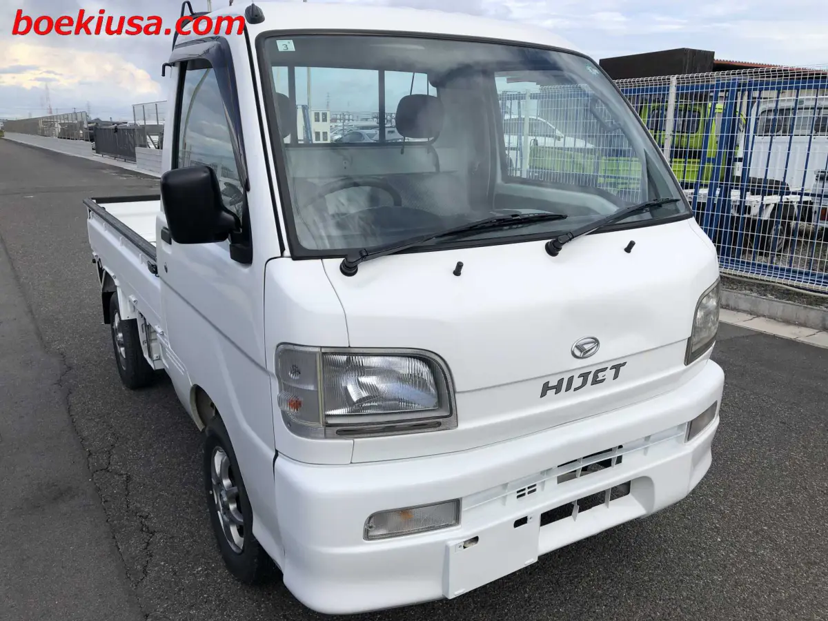 2000 Daihatsu Hijet 4x4, a white Kei Truck, for sale at Boeki USA in Paterson, NJ (photo 1 of 20)