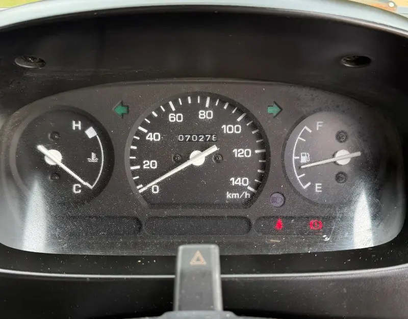 2000 Daihatsu Hijet Dump 4WD, a white Kei Truck, for sale at Mayberry Mini Trucks in Mount Airy, NC (photo 13 of 20)