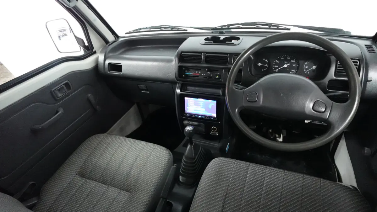 2000 Daihatsu Hijet Jumbo Cab 4WD Kei Truck, for sale at JDM Drive in San Antonio, TX (photo 11 of 17)