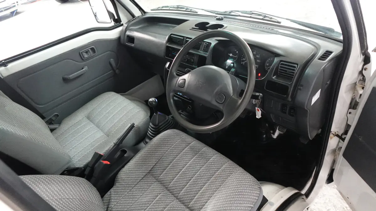 2000 Daihatsu Hijet Jumbo Cab 4WD Kei Truck, for sale at JDM Drive in San Antonio, TX (photo 12 of 17)