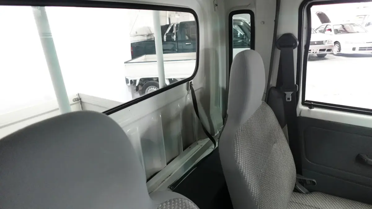 2000 Daihatsu Hijet Jumbo Cab 4WD Kei Truck, for sale at JDM Drive in San Antonio, TX (photo 15 of 17)