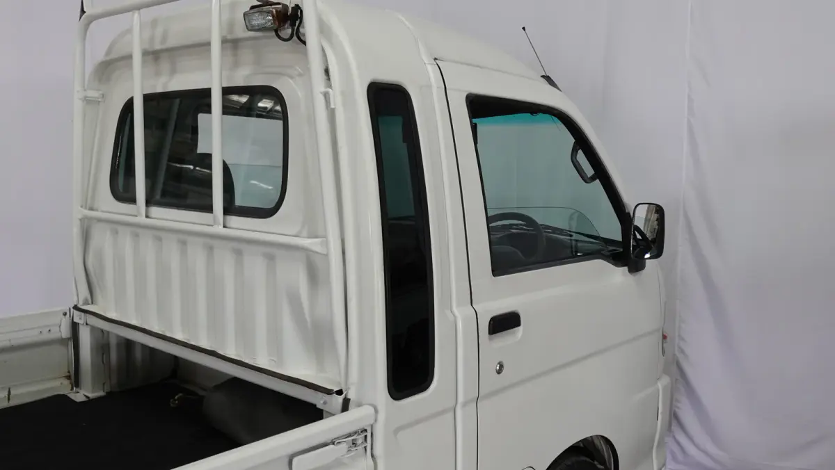 2000 Daihatsu Hijet Jumbo Cab 4WD Kei Truck, for sale at JDM Drive in San Antonio, TX (photo 8 of 17)