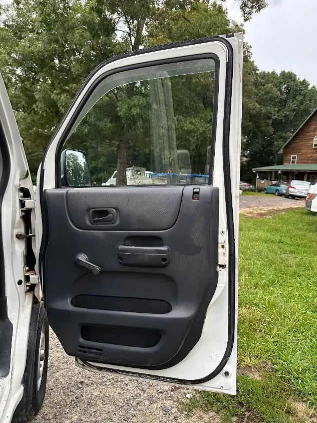 2000 Honda Acty 4WD, a white Kei Truck, for sale at Mayberry Mini Trucks in Mount Airy, NC (photo 16 of 20)