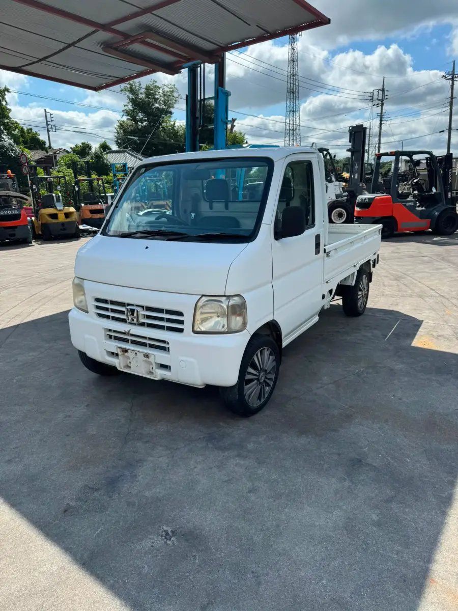 2000 Honda Acty 4x2 M/T, a white Kei Truck, for sale at Skyline Kei Trucks in Houston, TX (photo 3 of 14)