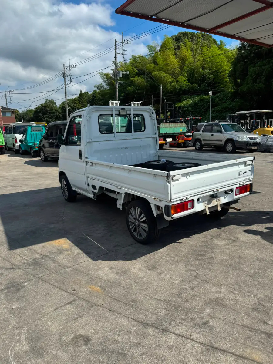 2000 Honda Acty 4x2 M/T, a white Kei Truck, for sale at Skyline Kei Trucks in Houston, TX (photo 5 of 14)
