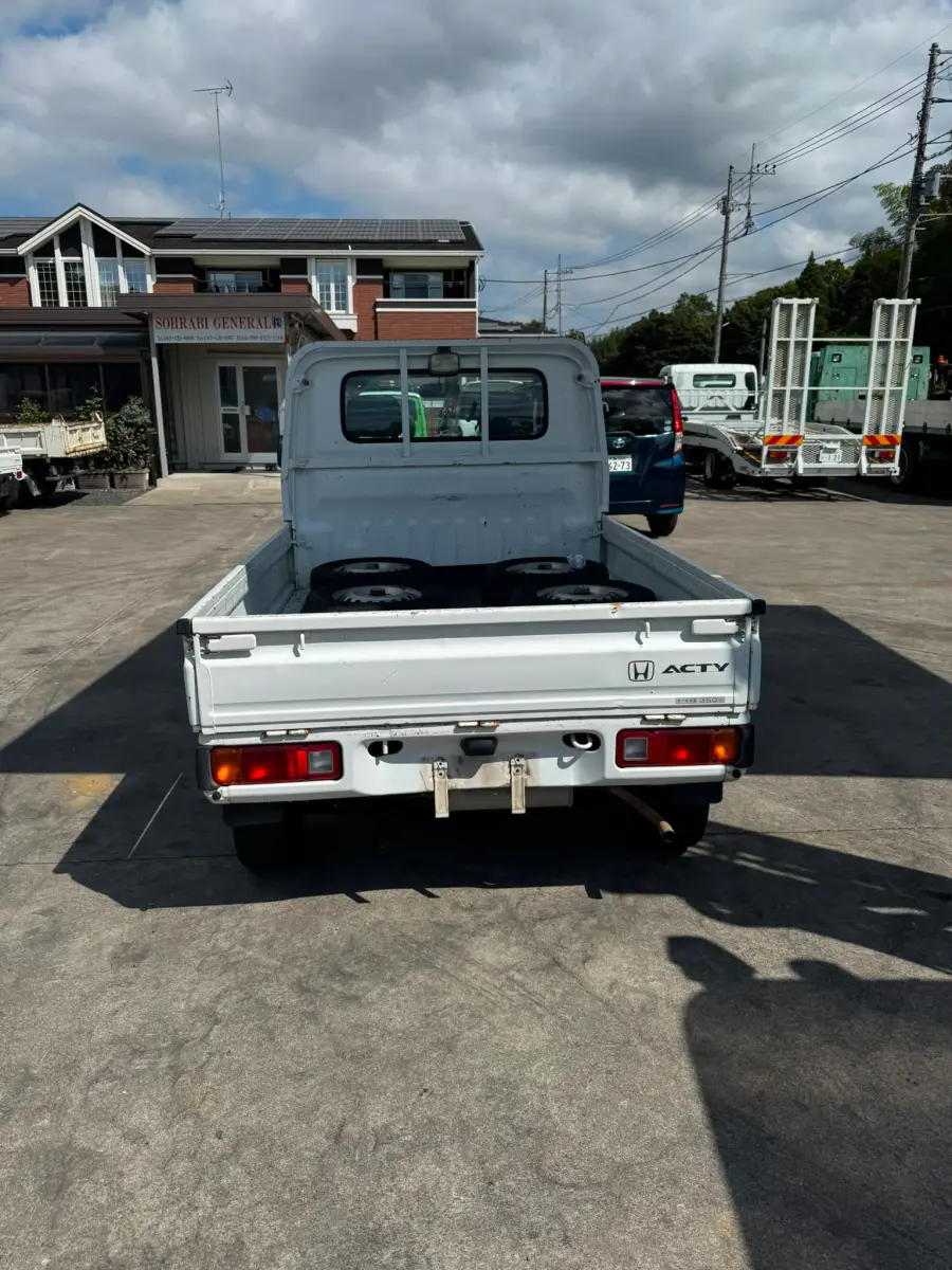 2000 Honda Acty 4x2 M/T, a white Kei Truck, for sale at Skyline Kei Trucks in Houston, TX (photo 6 of 14)