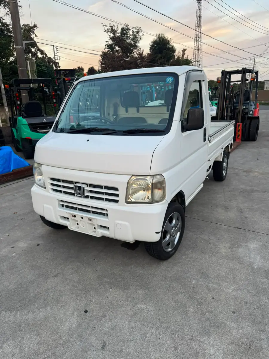 2000 Honda Acty 4x4, a white Kei Truck, for sale at Skyline Kei Trucks in Houston, TX (photo 1 of 13)