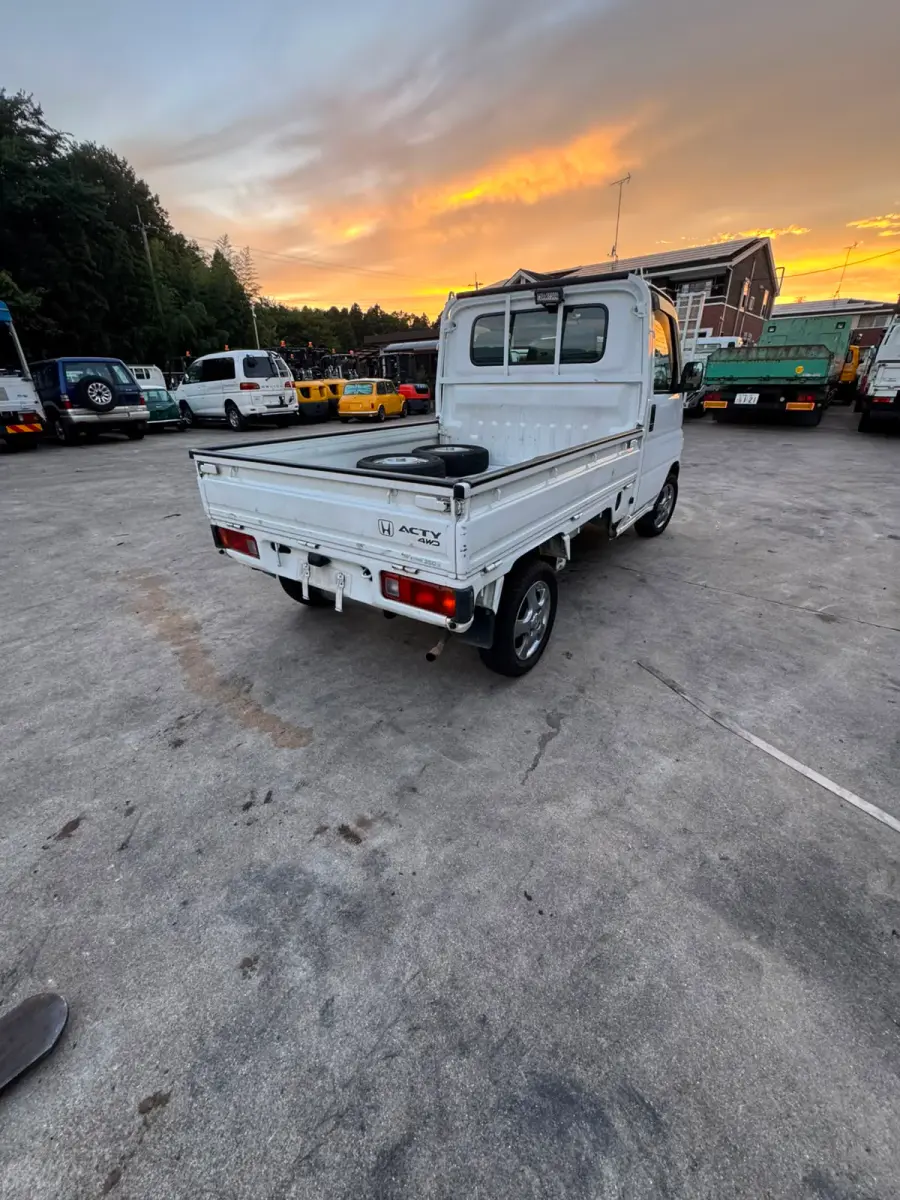 2000 Honda Acty 4x4, a white Kei Truck, for sale at Skyline Kei Trucks in Houston, TX (photo 5 of 13)