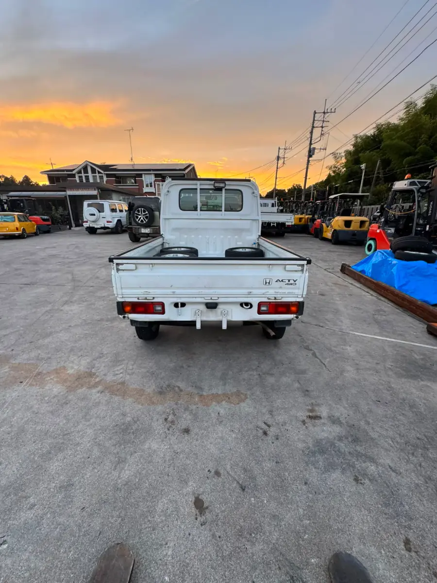 2000 Honda Acty 4x4, a white Kei Truck, for sale at Skyline Kei Trucks in Houston, TX (photo 6 of 13)