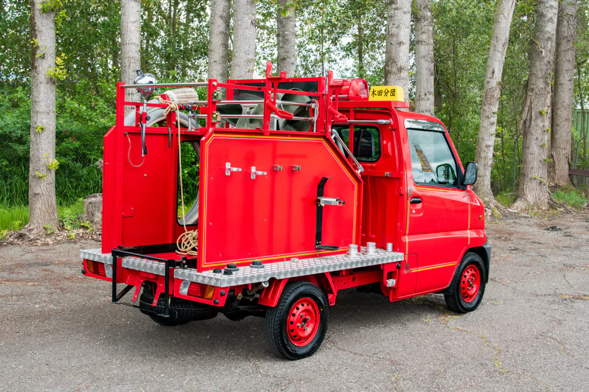 2000 Mitsubishi Minicab Fire Truck, a Kei Truck, for sale at The Import Guys in Ferndale, WA (photo 5 of 15)