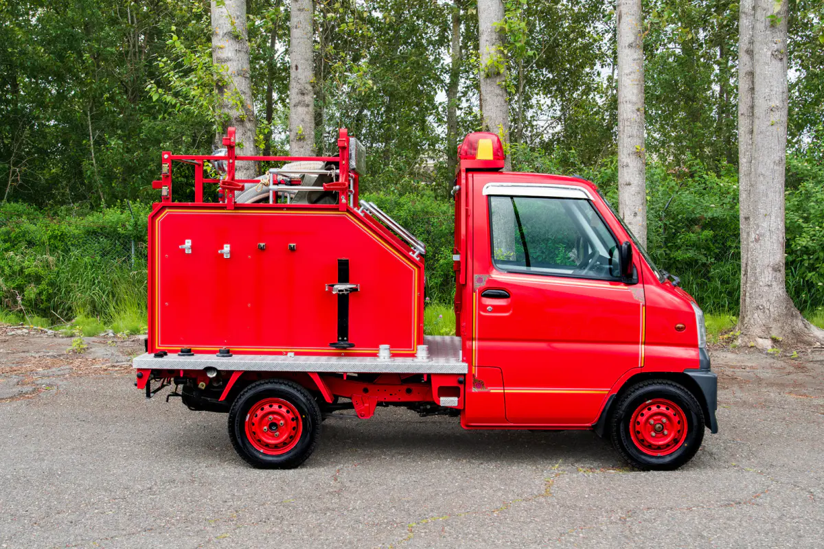 2000 Mitsubishi Minicab Fire Truck, a Kei Truck, for sale at The Import Guys in Ferndale, WA (photo 7 of 15)