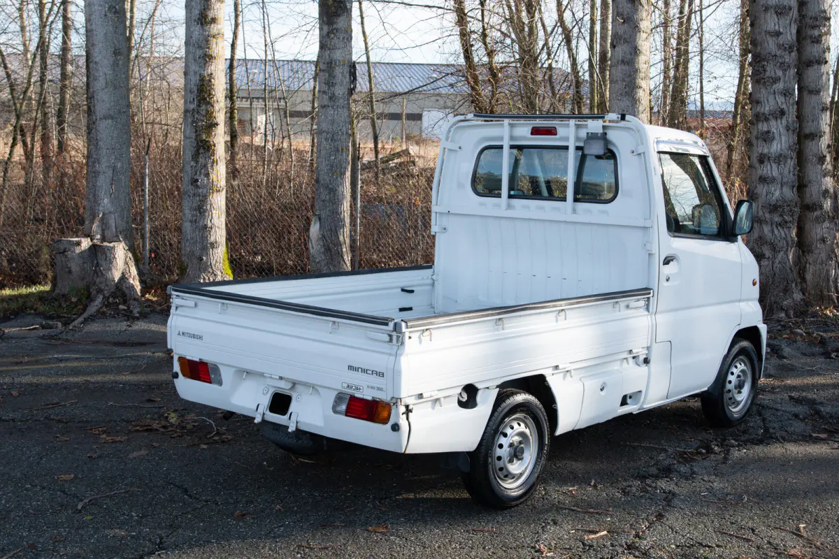 2000 Mitsubishi Minicab Special Edition, a gray Kei Truck, for sale at The Import Guys in Ferndale, WA (photo 6 of 15)