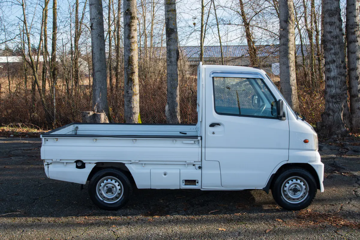 2000 Mitsubishi Minicab Special Edition, a gray Kei Truck, for sale at The Import Guys in Ferndale, WA (photo 7 of 15)