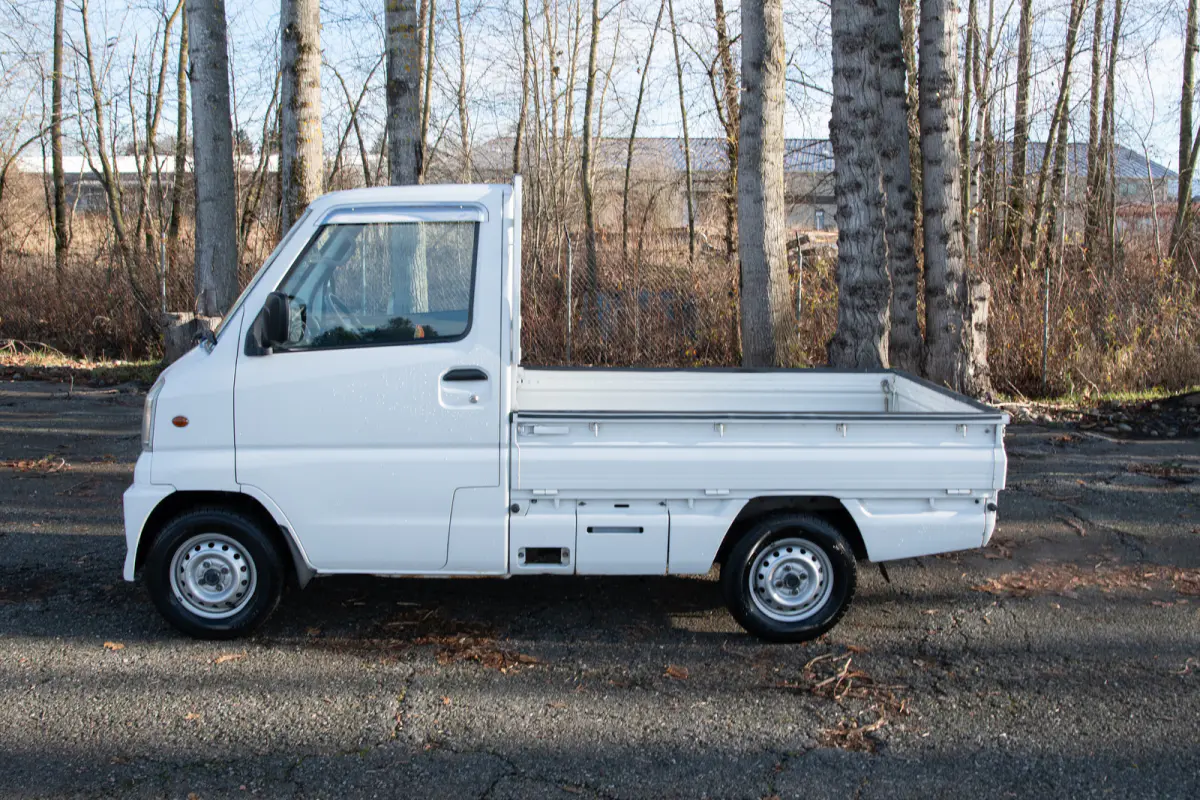 2000 Mitsubishi Minicab Special Edition, a gray Kei Truck, for sale at The Import Guys in Ferndale, WA (photo 8 of 15)