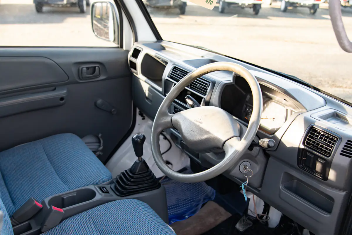 2000 Mitsubishi Minicab Special Edition, a gray Kei Truck, for sale at The Import Guys in Ferndale, WA (photo 9 of 15)