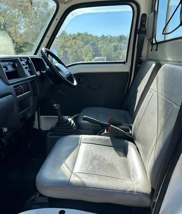 2000 Subaru Sambar 4WD, a white Kei Truck, for sale at Mayberry Mini Trucks in Mount Airy, NC (photo 11 of 17)
