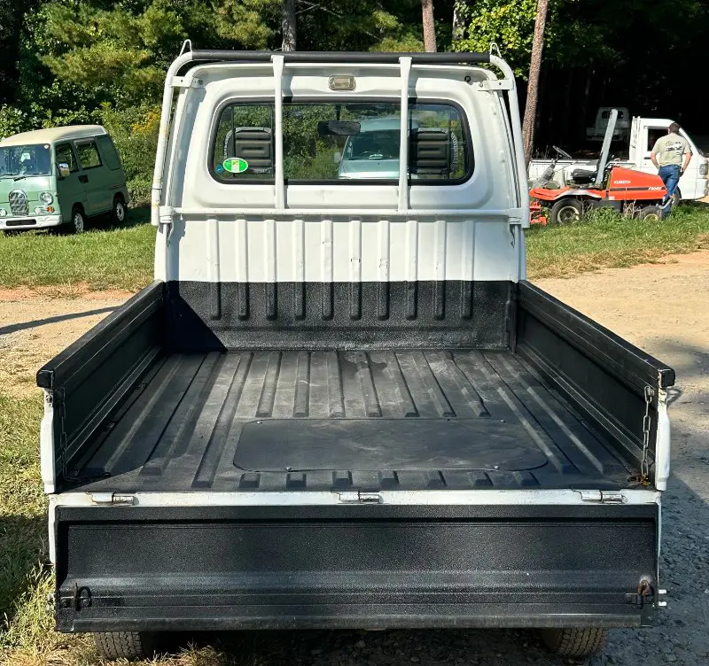 2000 Subaru Sambar 4WD, a white Kei Truck, for sale at Mayberry Mini Trucks in Mount Airy, NC (photo 6 of 16)
