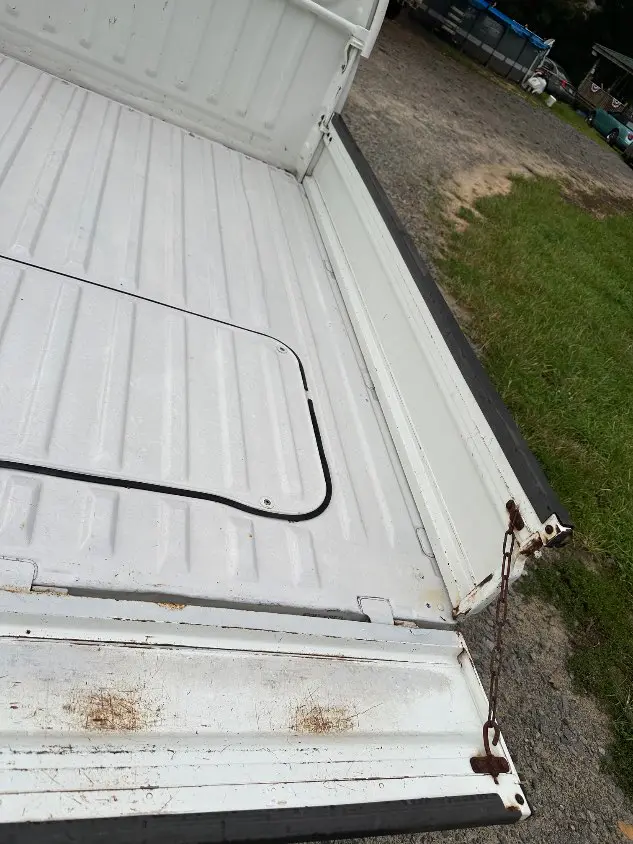 2000 Subaru Sambar 4WD, a white Kei Truck, for sale at Mayberry Mini Trucks in Mount Airy, NC (photo 10 of 20)