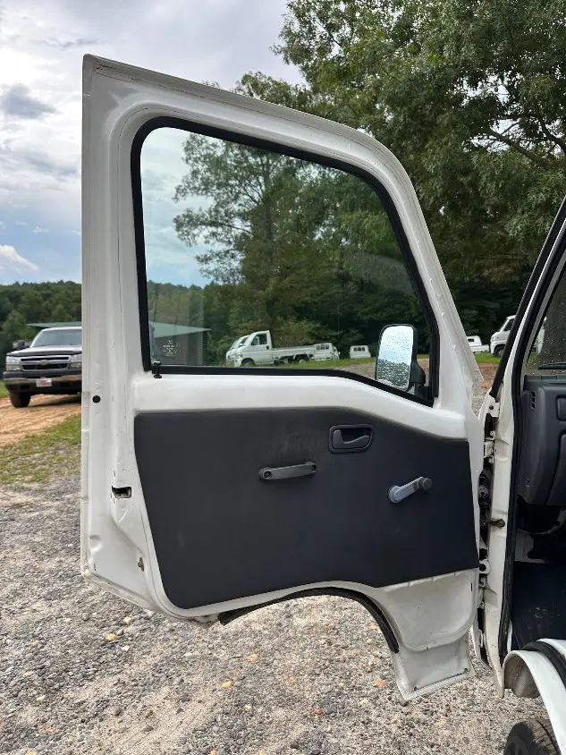 2000 Subaru Sambar 4WD, a white Kei Truck, for sale at Mayberry Mini Trucks in Mount Airy, NC (photo 14 of 20)