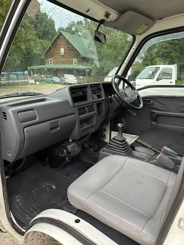 2000 Subaru Sambar 4WD, a white Kei Truck, for sale at Mayberry Mini Trucks in Mount Airy, NC (photo 15 of 20)