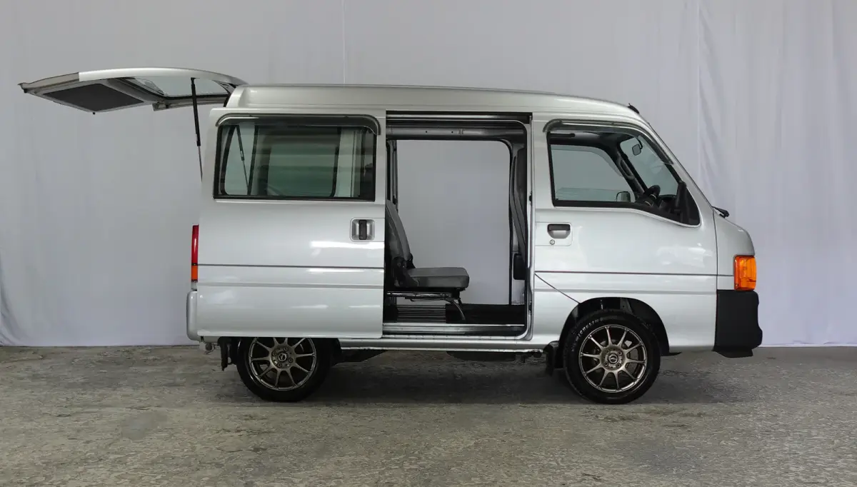 2000 Subaru Sambar Kei Van VB, for sale at JDM Drive in San Antonio, TX (photo 8 of 20)