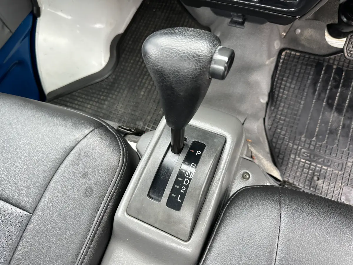 2000 Suzuki Carry 4WD, a Kei Truck, for sale at Tokyo Motors DC in Boyds, MD (photo 17 of 20)