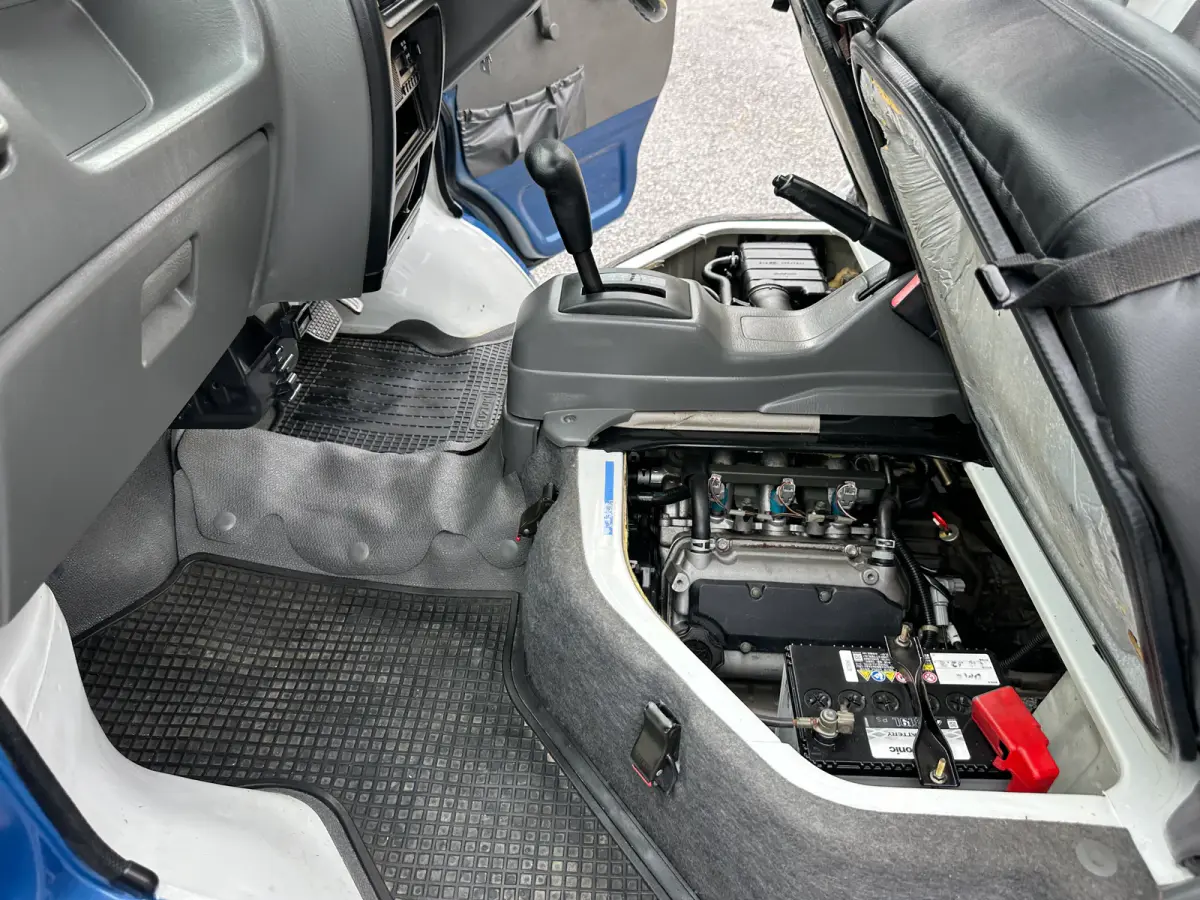 2000 Suzuki Carry 4WD, a Kei Truck, for sale at Tokyo Motors DC in Boyds, MD (photo 19 of 20)