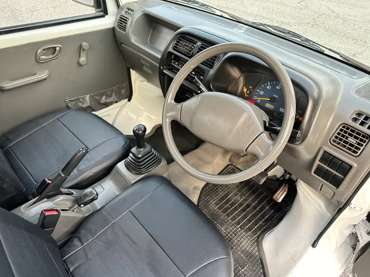 2000 Suzuki Carry 4WD, a Kei Truck, for sale at Tokyo Motors DC in Boyds, MD (photo 10 of 15)