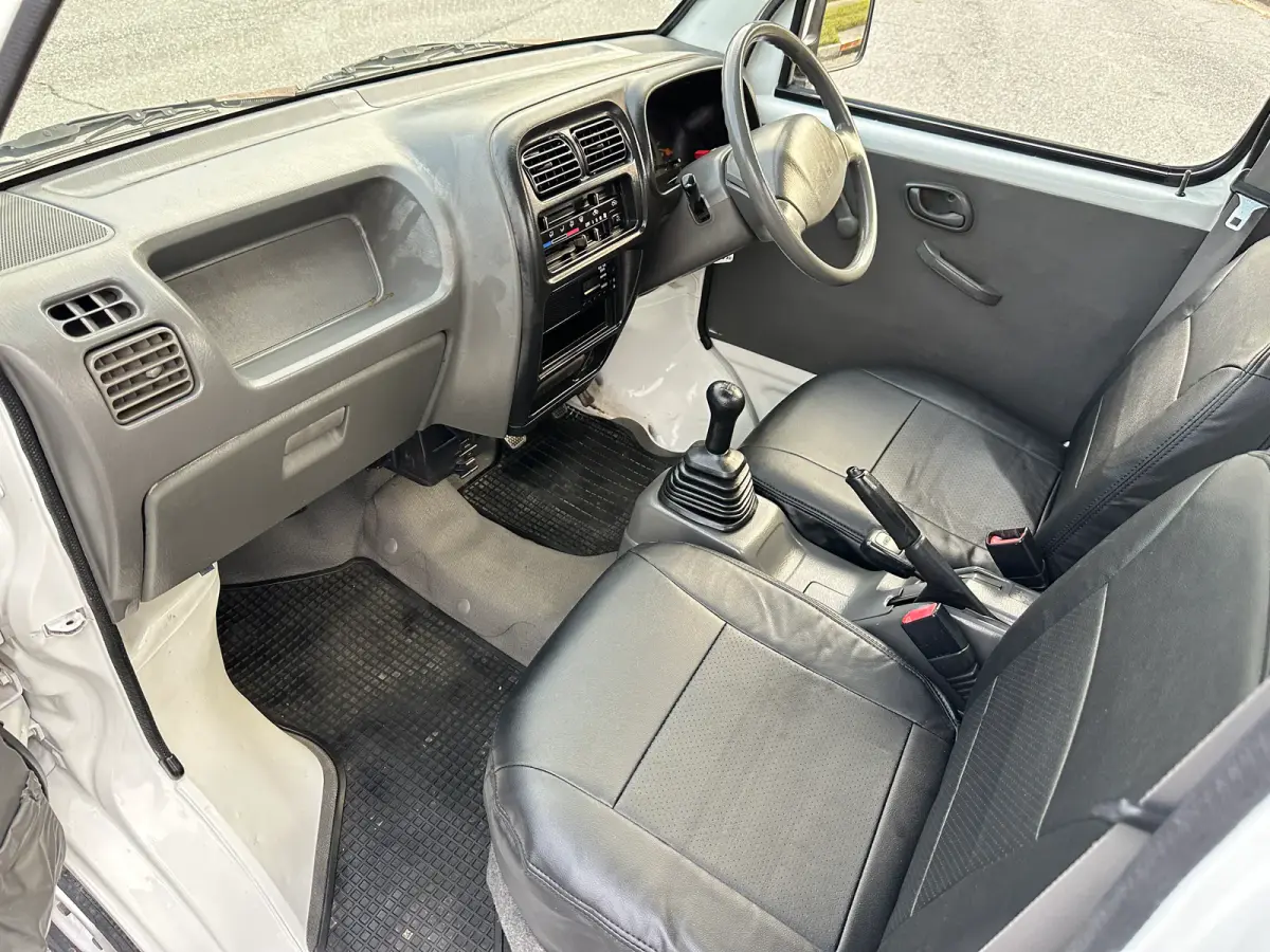 2000 Suzuki Carry 4WD, a Kei Truck, for sale at Tokyo Motors DC in Boyds, MD (photo 12 of 15)