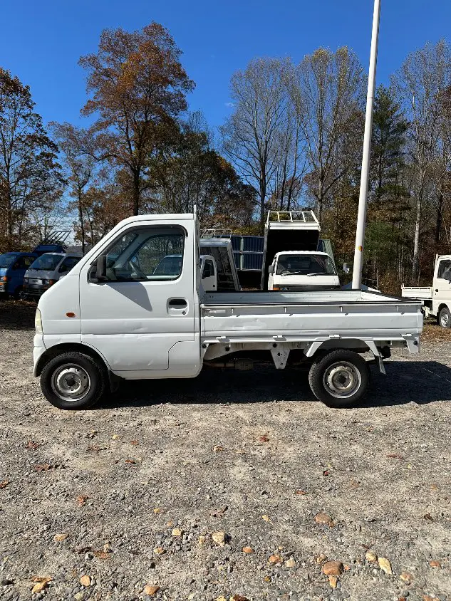 2000 Suzuki Carry 4WD, a white Kei Truck, for sale at Mayberry Mini Trucks in Mount Airy, NC (photo 13 of 20)