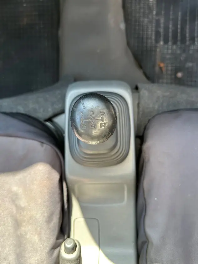2000 Suzuki Carry 4WD, a white Kei Truck, for sale at Mayberry Mini Trucks in Mount Airy, NC (photo 18 of 20)
