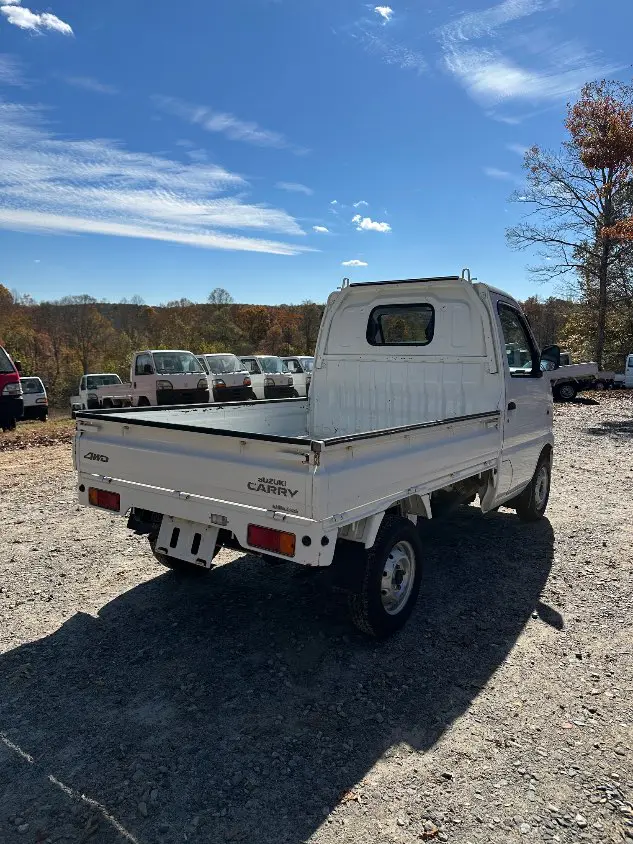 2000 Suzuki Carry 4WD, a white Kei Truck, for sale at Mayberry Mini Trucks in Mount Airy, NC (photo 7 of 20)