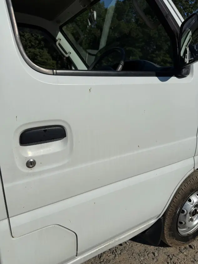 2000 Suzuki Carry 4WD, a white Kei Truck, for sale at Mayberry Mini Trucks in Mount Airy, NC (photo 13 of 16)
