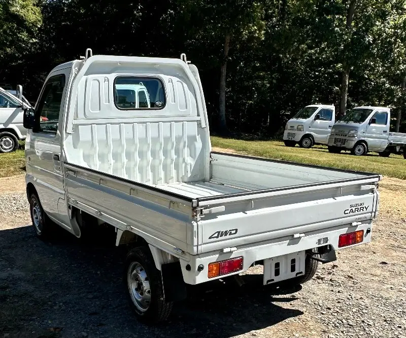 2000 Suzuki Carry 4WD, a white Kei Truck, for sale at Mayberry Mini Trucks in Mount Airy, NC (photo 8 of 18)