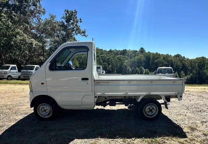 2000 Suzuki Carry 4WD, a white Kei Truck, for sale at Mayberry Mini Trucks in Mount Airy, NC (photo 9 of 18)