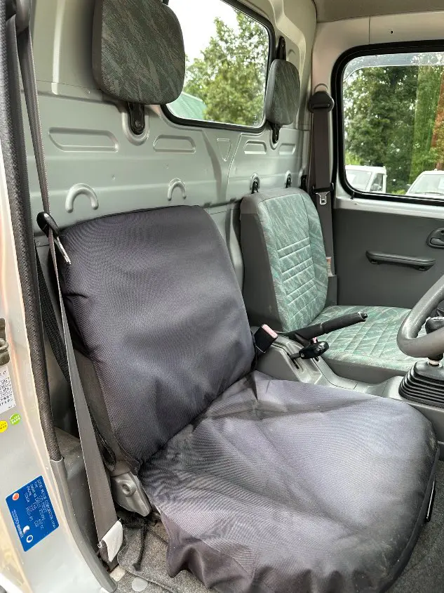 2000 Suzuki Carry 4WD, a silver Kei Truck, for sale at Mayberry Mini Trucks in Mount Airy, NC (photo 15 of 20)