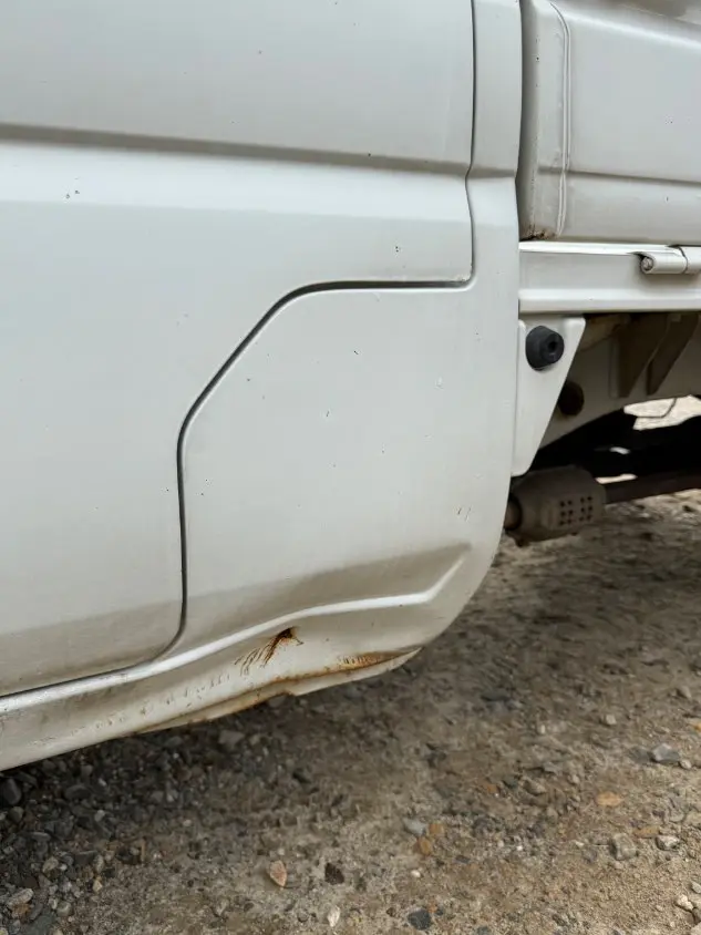2000 Suzuki Carry 4WD, a white Kei Truck, for sale at Mayberry Mini Trucks in Mount Airy, NC (photo 15 of 18)