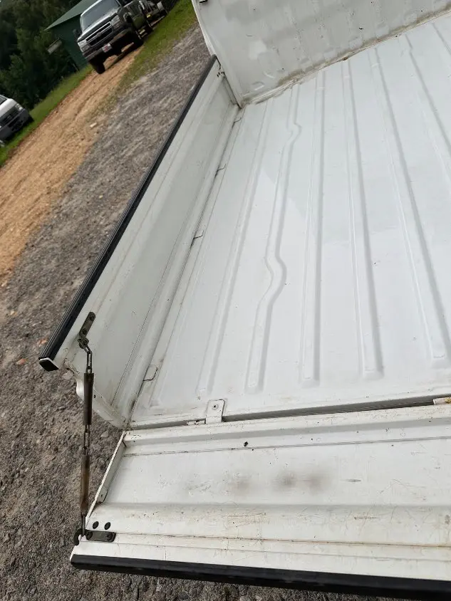 2000 Suzuki Carry 4WD, a white Kei Truck, for sale at Mayberry Mini Trucks in Mount Airy, NC (photo 11 of 20)