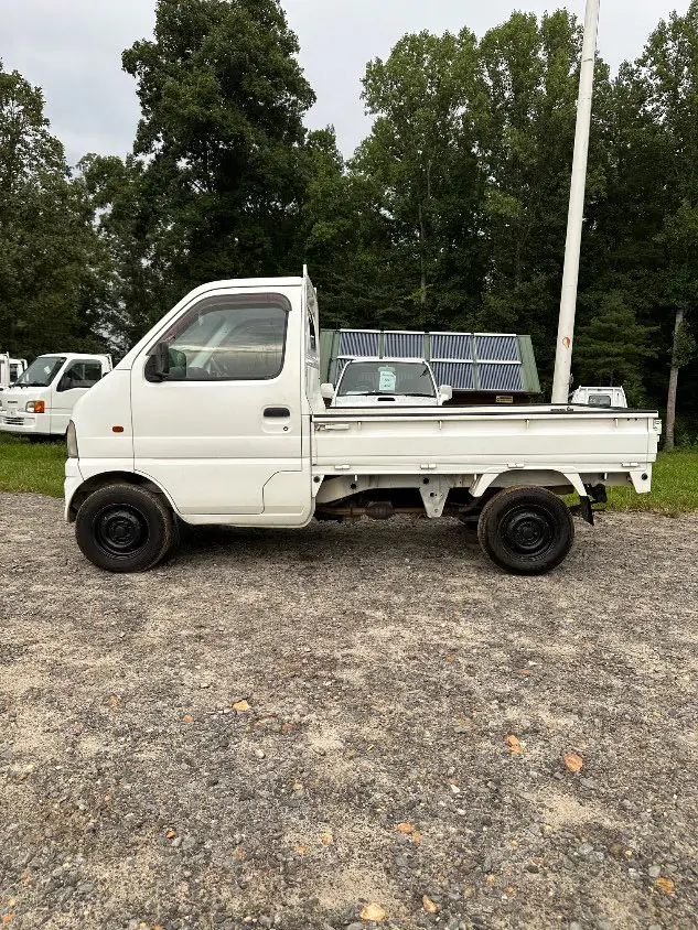 2000 Suzuki Carry 4WD, a white Kei Truck, for sale at Mayberry Mini Trucks in Mount Airy, NC (photo 13 of 20)