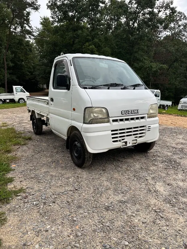 2000 Suzuki Carry 4WD, a white Kei Truck, for sale at Mayberry Mini Trucks in Mount Airy, NC (photo 5 of 20)