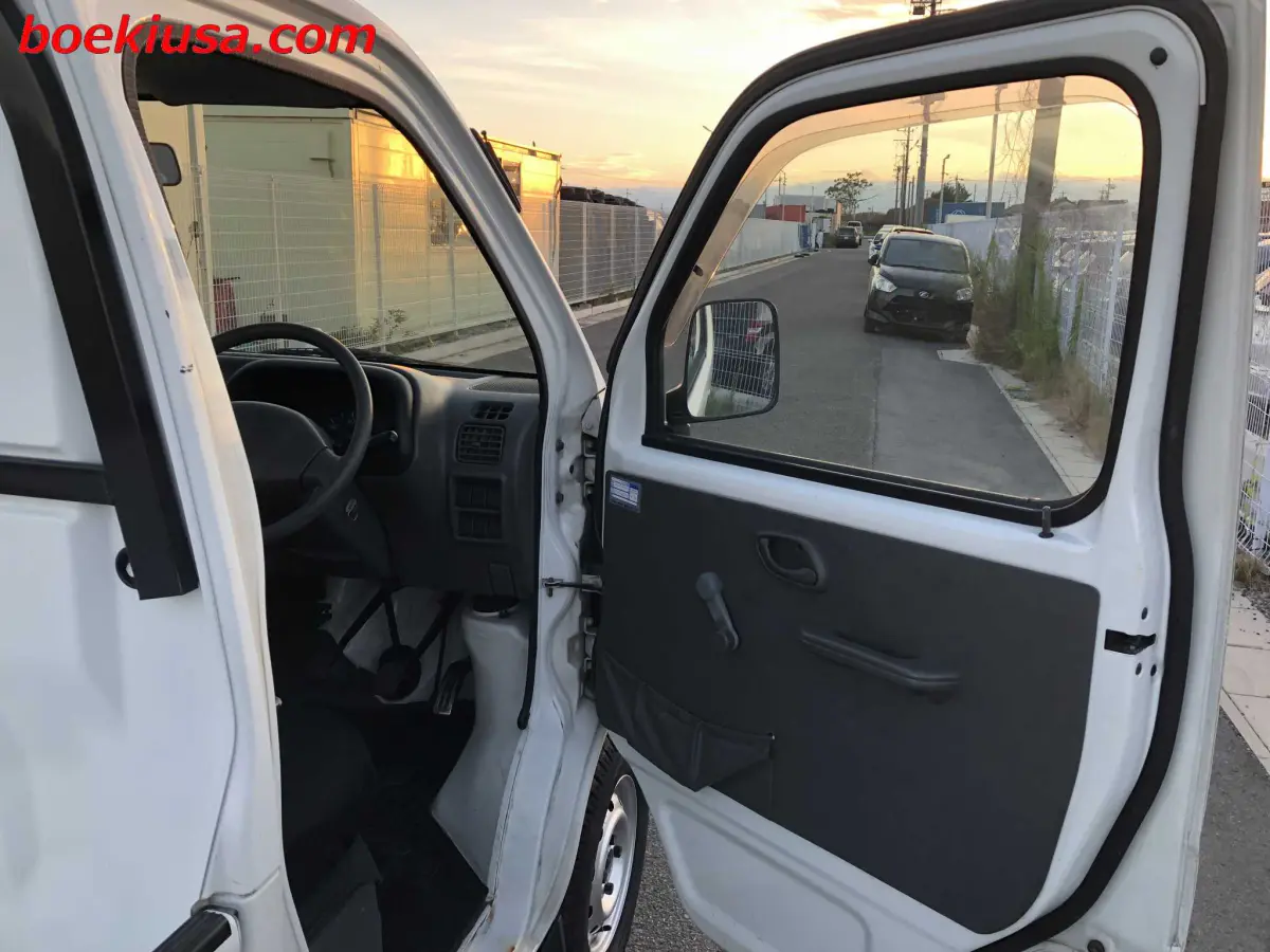 2000 Suzuki Carry 4x4, a white Kei Truck, for sale at Boeki USA in Paterson, NJ (photo 12 of 20)
