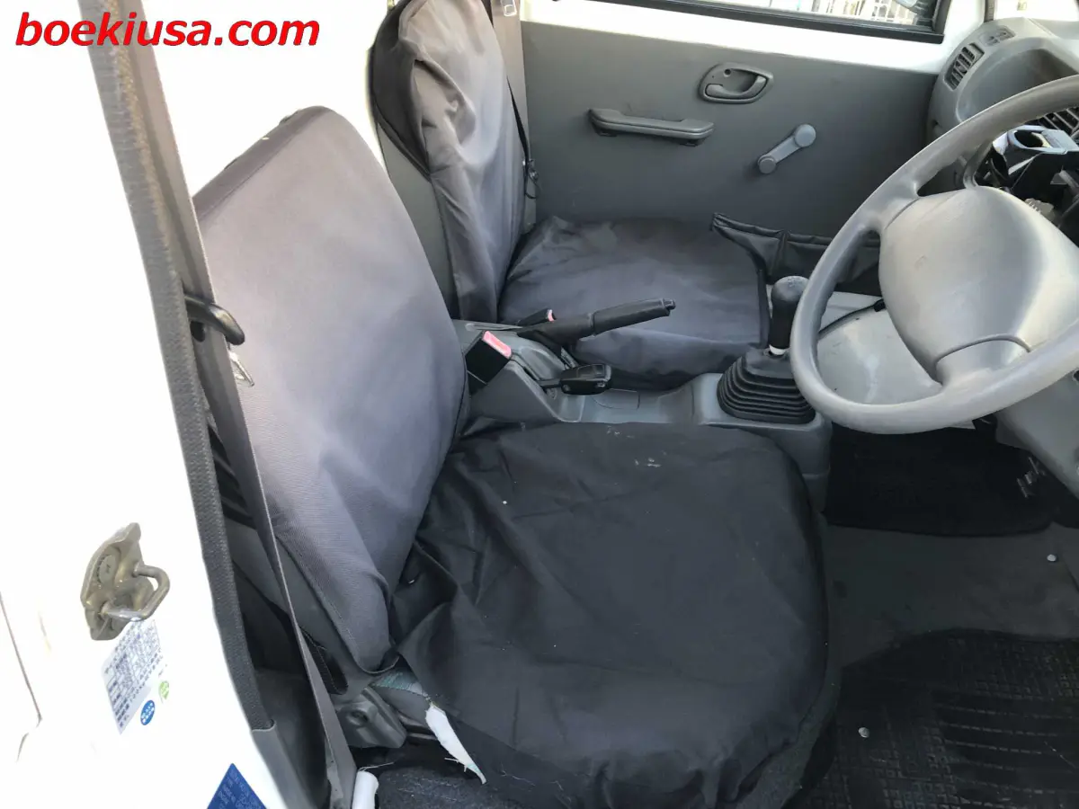 2000 Suzuki Carry 4x4, a white Kei Truck, for sale at Boeki USA in Paterson, NJ (photo 14 of 20)